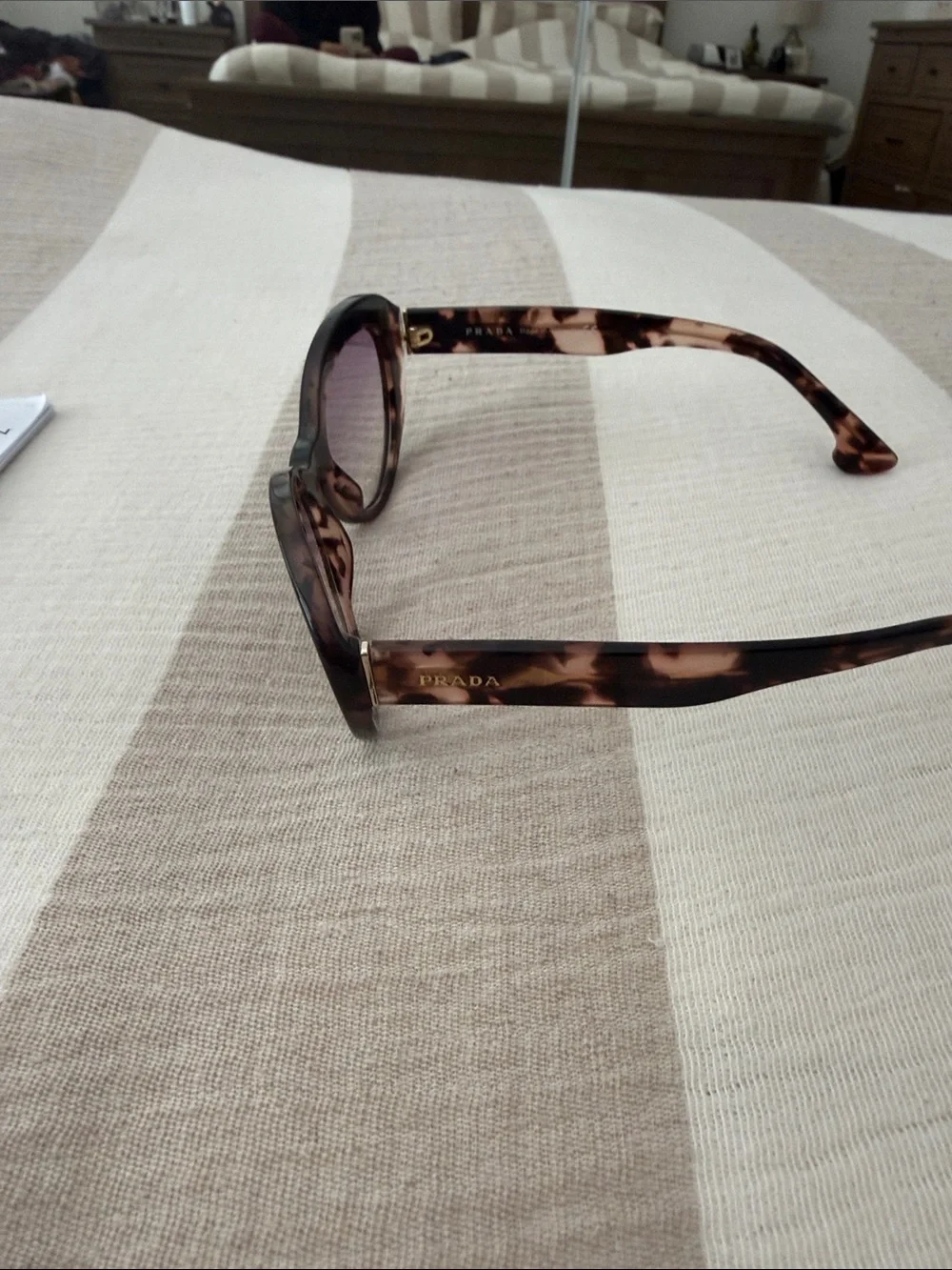 Prada Tortoiseshell Women's Sunglasses with Gradient Lenses 💯 percent authentic